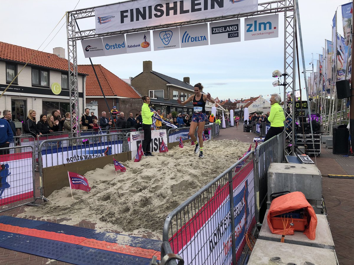 EvaWeele's tweet photo. Karin uit Breda komt als eerste over de finish en wint de 5km van de Ladiesrun 🥇 #ladiesrun #kustmarathon https://t.co/3jHbXjLeuE