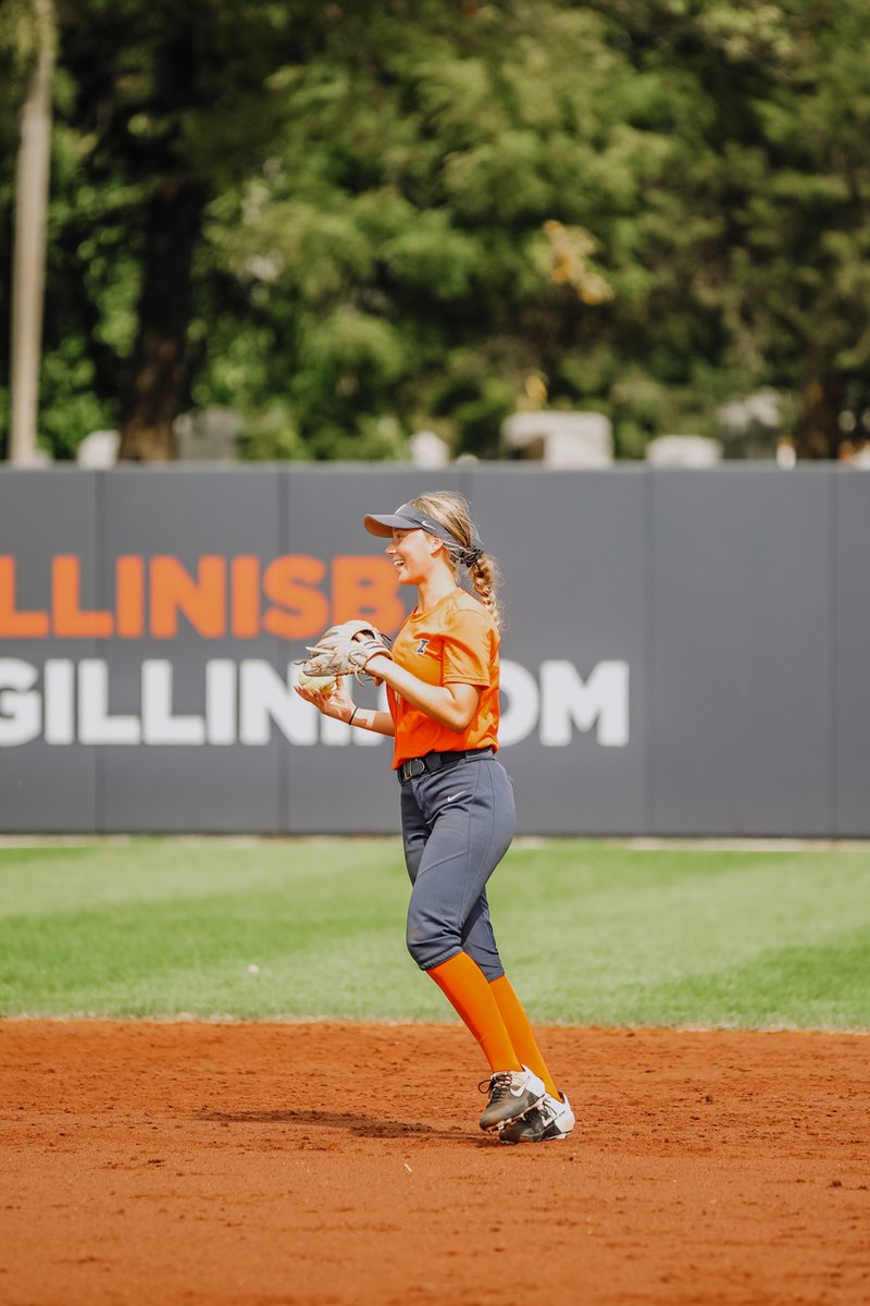 Illinois Softball tweet media