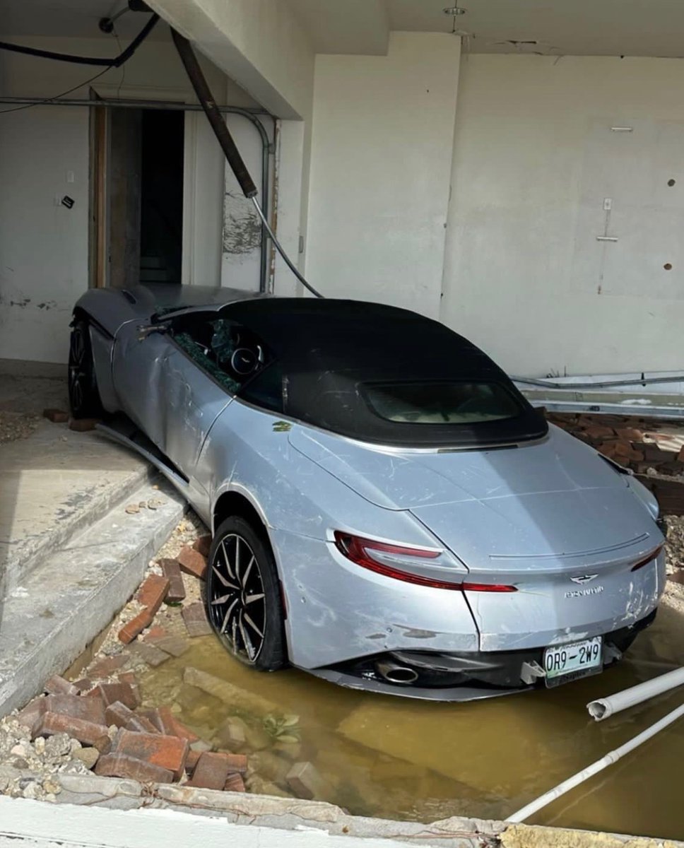 wrldrn's tweet photo. More #cars destroyed from #hurricaneian flooding. (via ig @ gisringhausen📸) https://t.co/Fdz9SVXbgM