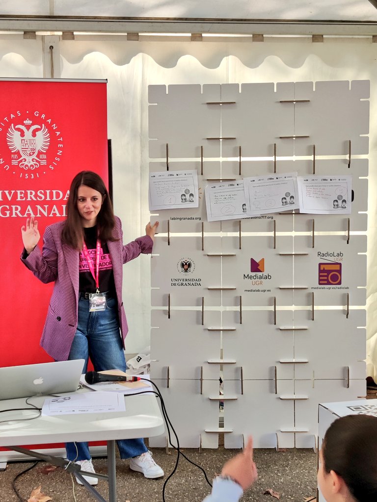 MedialabUGR's tweet image. Nos lo pasamos pipa en la #NightSpain. 

Hoy sacamos la ciencia a la calle con el convencimiento de que debemos democratizarla, hacerla accesible y resolver los retos sociales a partir de ella. 👩‍🔬🌙