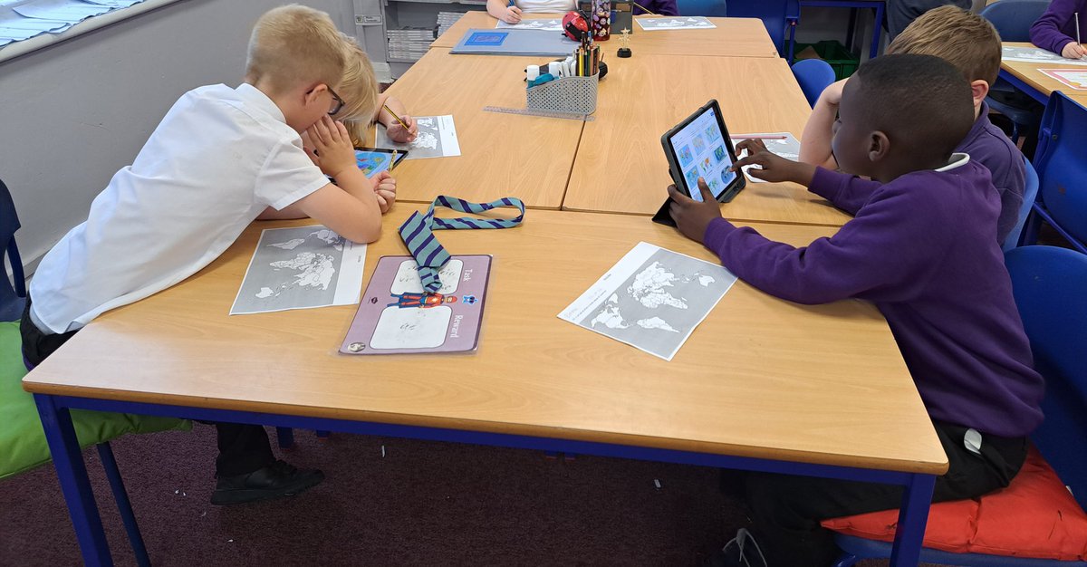 beanxMrsRowan's tweet photo. We used Ipads to research where different countries are placed in the world and marked them on our own world maps 🌍 #bpsidl #bpsdigitallearning https://t.co/k7Dyjh90oP
