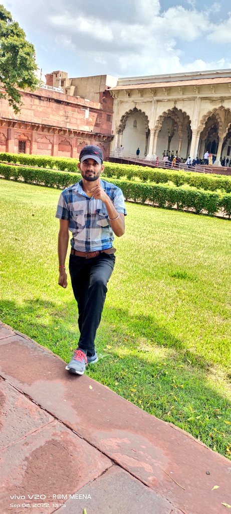 RatiRamMeena18_'s tweet photo. Always respects yourself.. 

😎My tweets my on opinion 😍
#Redfortagra https://t.co/RJKKmSx7nW