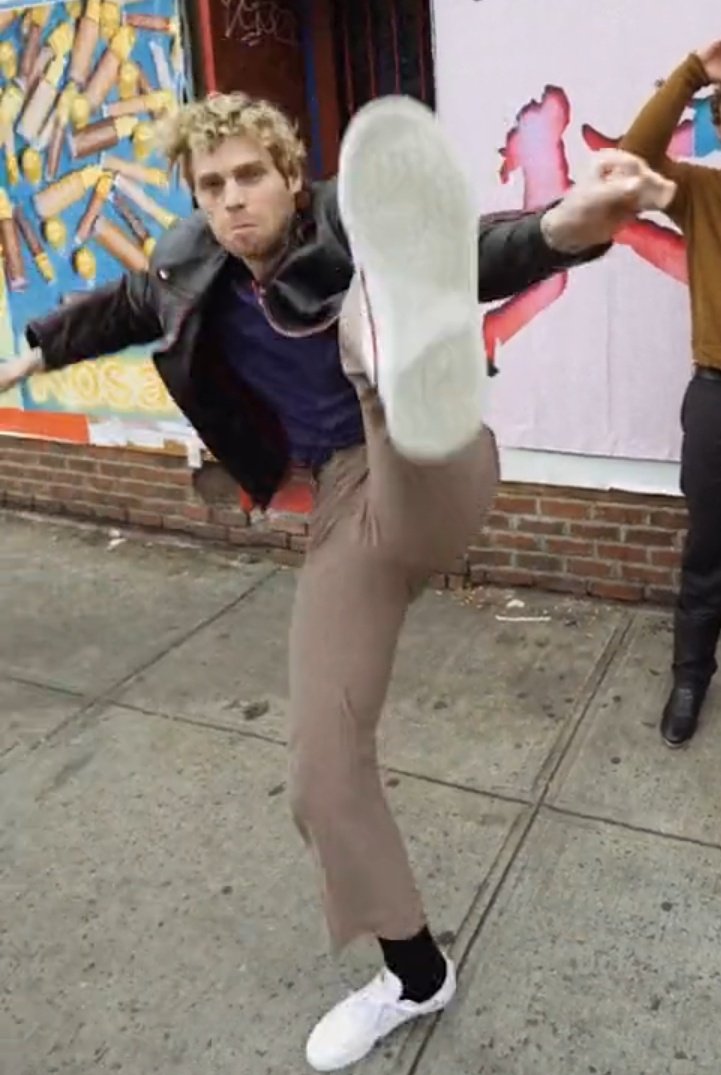 THESTARTlNGLINE's tweet image. "I love you!"            "But if you
                                  don't like 5sos..."