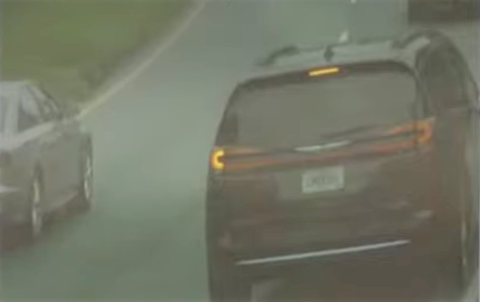Ms_Harmony58's tweet photo. In the newly released photo of #DebbieCollier car being captured from the #Tullah School shows that she had tinted windows. So, how can they say NO one was in this car as you cannot see inside? To state she was alone? https://t.co/DujDuQO91A