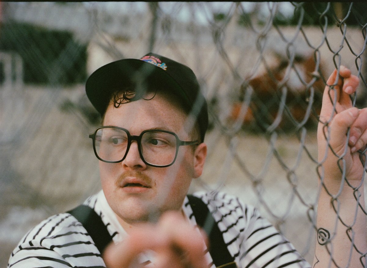 localspins's tweet image. Michigander breaks leg during music video shoot, delays EP and touring, but still generating national buzz w/ new music. The story and radio show interview/podcast at Local Spins: wp.me/p2aLby-13os
#localspins @michiganderband @WYCEradio