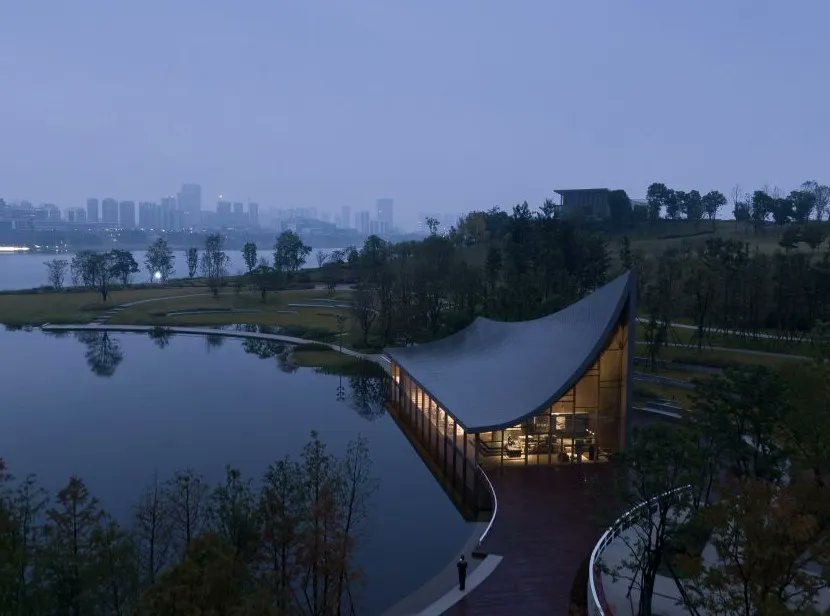 ARCAT_news's tweet image. The bookstore shaped like a book, and more of September's top #ARCATECT stories! buff.ly/3y0GhXF