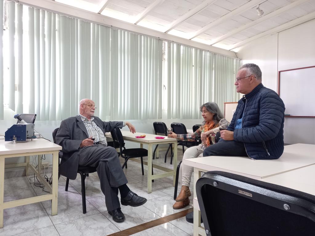 FIRPlab's tweet photo. Celebrando los 44 años de Lab FIRP-ULA https://t.co/dR2ao3Z9Gj