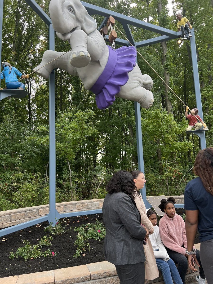 TheRichmondPrek's tweet photo. โHERE'S TO STRONG GIRLS. MAY WE KNOW THEM. MAY WE BE THEM. MAY WE RAISE THEMโ Unveiling #girlpower at the #corporatecommonsthree @NicotraGroup #attempttheimpossible #maketheelephantfly @EdeleWilliams @TheRichmondPrek #whereouradventuresbegin @DrMarionWilson @CChavezD31 @siadvance https://t.co/N6SyCXukhq
