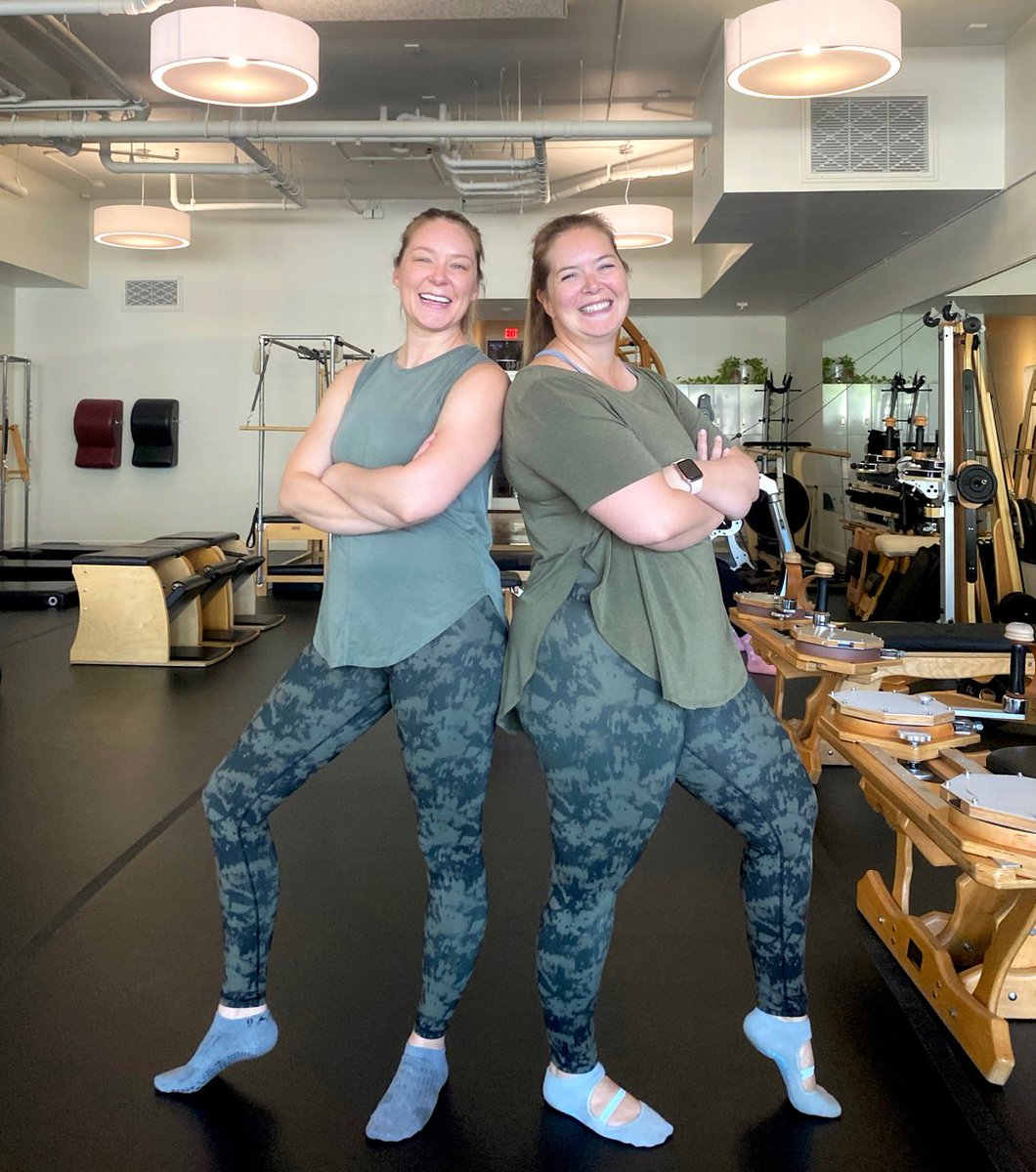 somaspace's tweet photo. Caught some sister👯‍♀️twins in studio matching from head to toe! 
 
#somaspace #trainsmarter #spine #stretch #movementheals #moveyourbody #keepaustinfit #austinfit #austinfitness #movedaily #studiolife #movementismedicine #qualityoverquantity #healthyspinehealthylife #wo https://t.co/lQvb8A0Tem