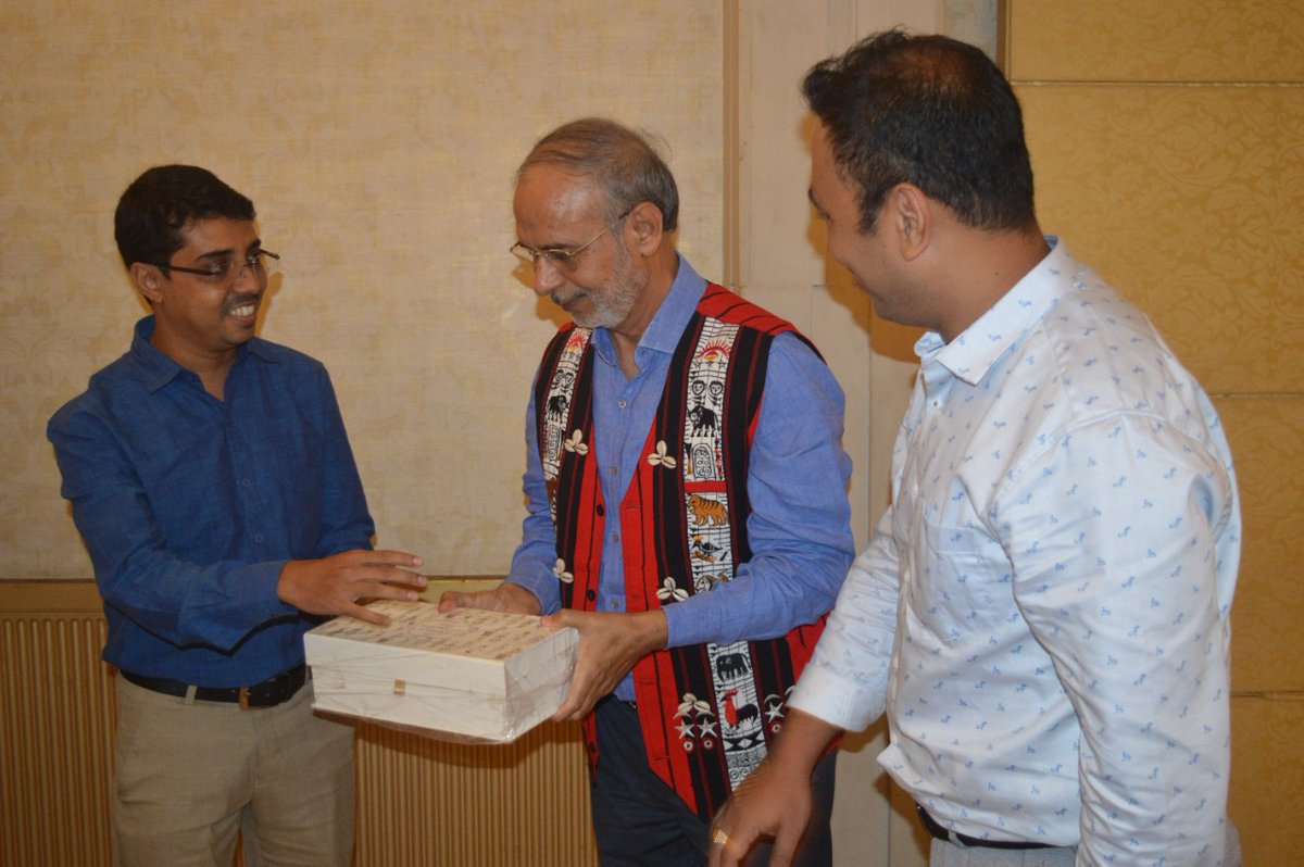 CSCTripura's tweet photo. Farewell of @dintya15 sir from NE states by Gyan &amp; @Biswaji55529348 @CSCegov_ @ITTripura @CSCTripura https://t.co/BniqDhKr4m