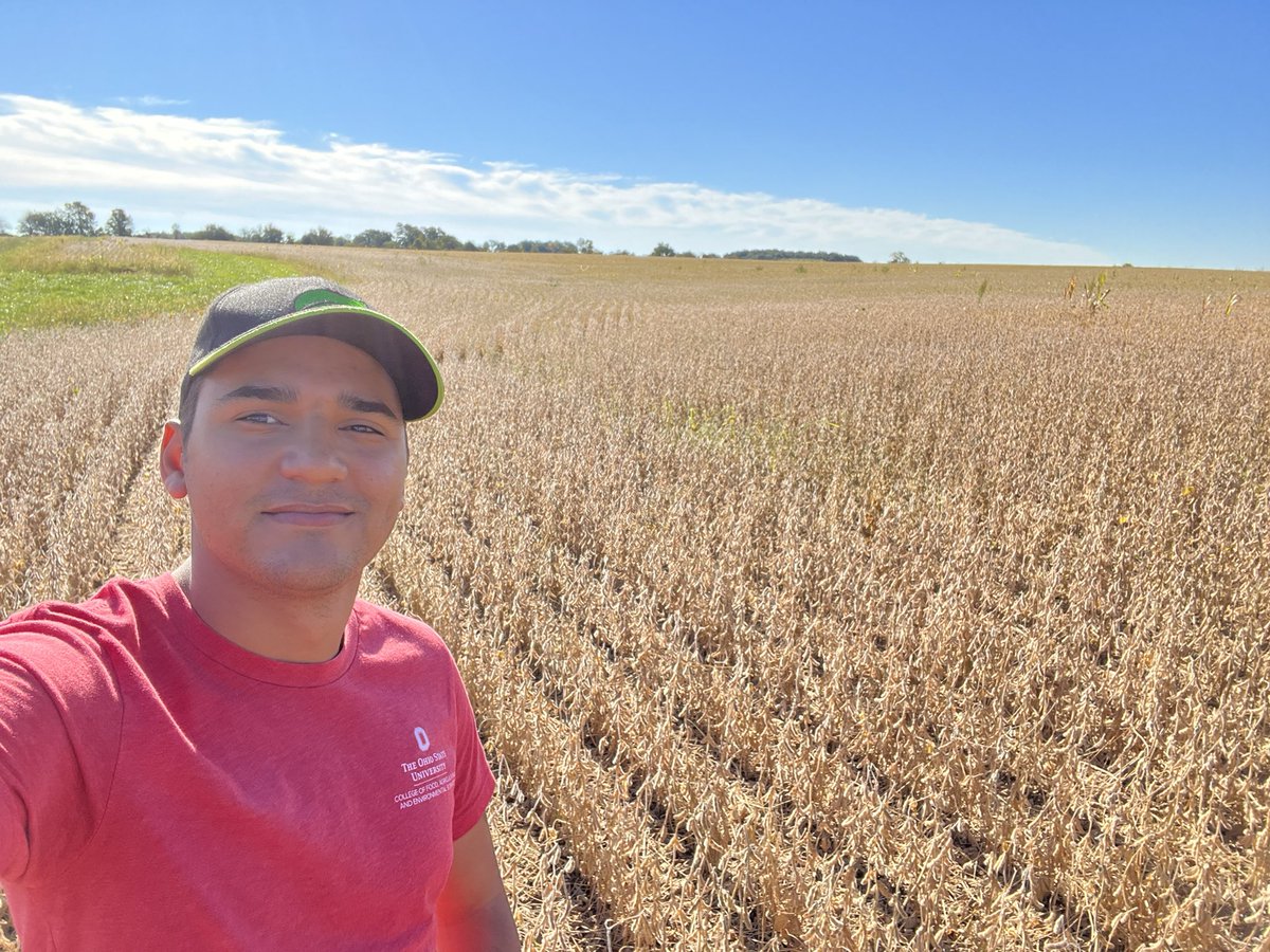 Last days scouting soybeans, great experiences in the fields with <a href="/StepUpSoy/">Laura Lindsey</a> Lab.
