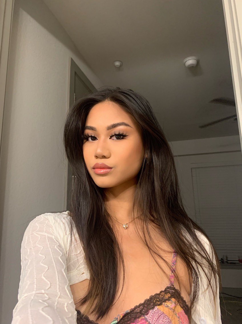 Emily Shih 💜 tweet media