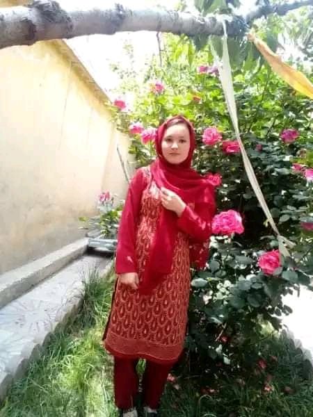 JawedAlami's tweet photo. نیلوفر (مرادی) یکی از شهدای امروز بر مرکز آموزشی کاج بود که با آرزو هایش به خاک رفت.
روحش شاد و یادش گرامی باد!
#StopHazaraGenocide https://t.co/D8pzyGmMeK