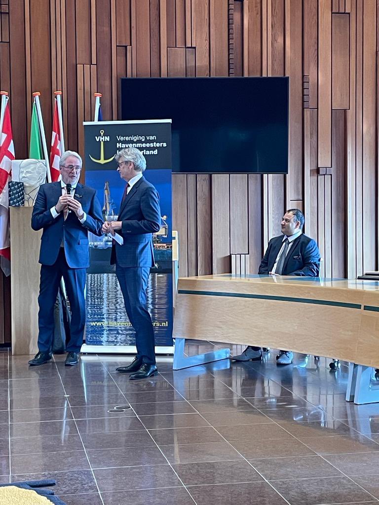 lou goedel tweet media