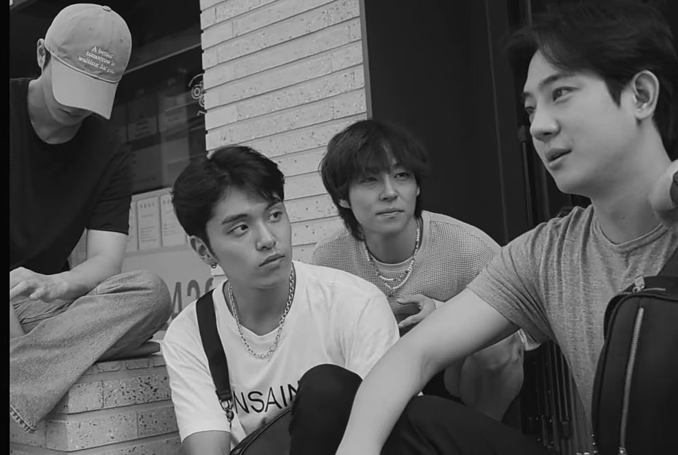 TheroseFansMex's tweet photo. Yo sigo llorando, con su permiso 😩😢 los amo demaciado #healproject #therose #TheRoseHEAL https://t.co/J1pYUs5iYE