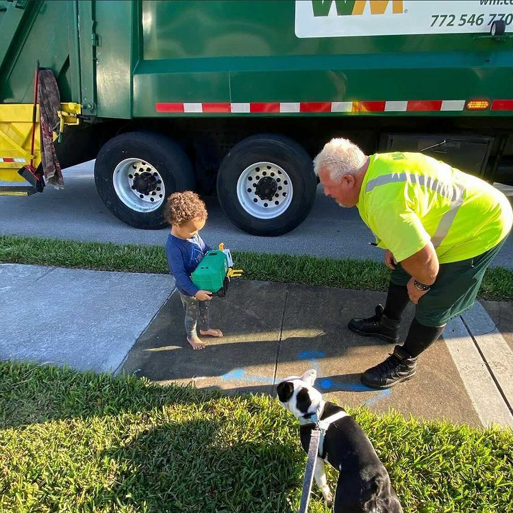 WasteManagement's tweet photo. Such a cool truck, and it looks like ours! Thanks for showing us your cool toys. #WMFanOfTheWeek
Have a WM super fan? Share pics using #WMFanPhotos so we can check them out! https://t.co/MXzn9YIwly