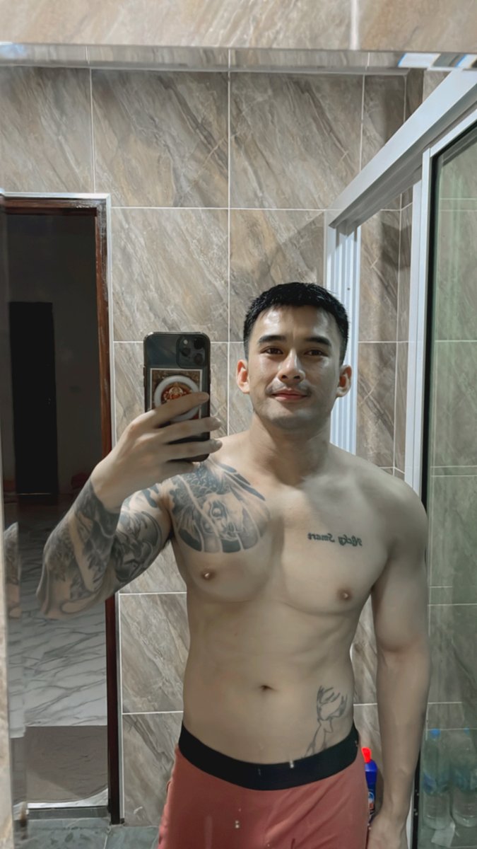 NARUBERTSMART's tweet photo. ฝนตกหนักมาก”นอนเย็นไข่ส��าย🤭 https://t.co/Qdm2RN8koL