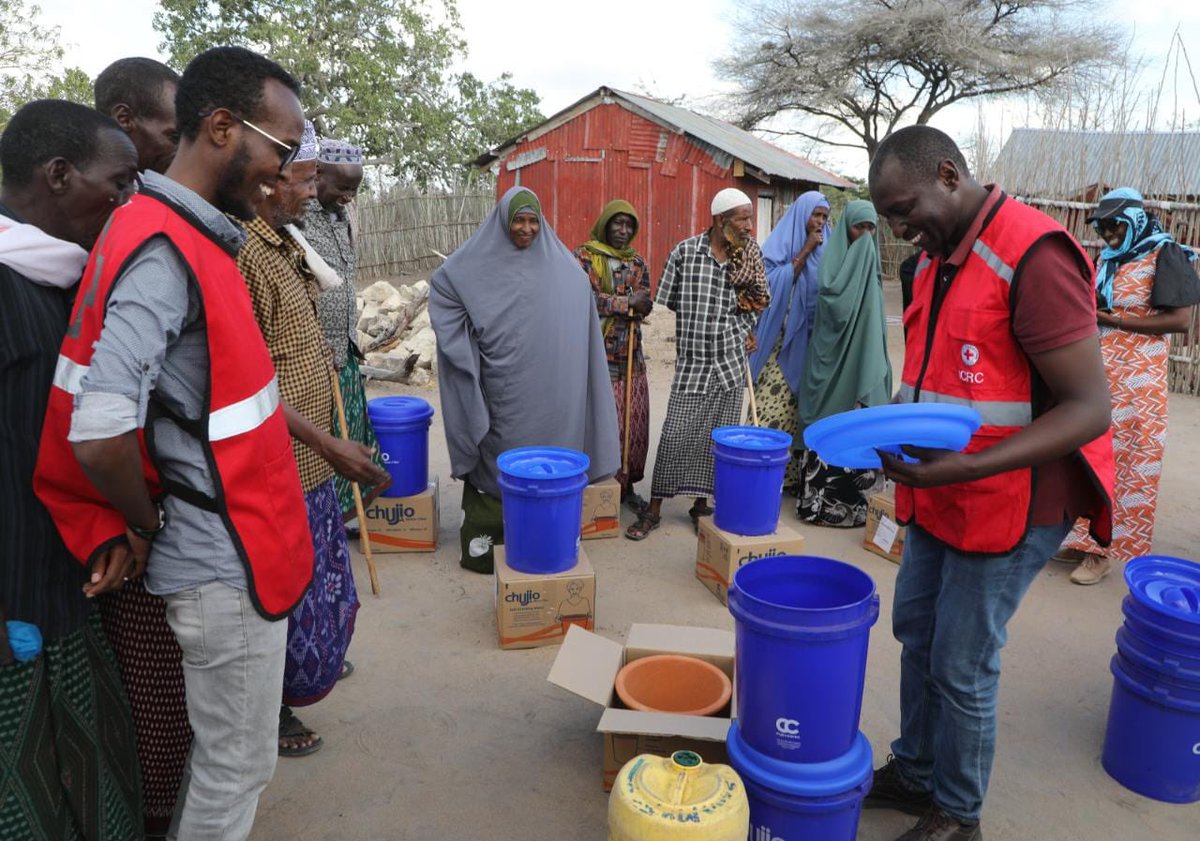 KenyaRedCross's tweet photo. .@KenyaRedCross in partnership with @ICRC_Nairobi, under the #EcoSec project, has distributed ceramic filters to 2000 targeted community members with 500 in Ijara, Garissa County, 600 in Mandera, 600 in Wajir and 300 in Lamu. https://t.co/nPvBaUJg6x