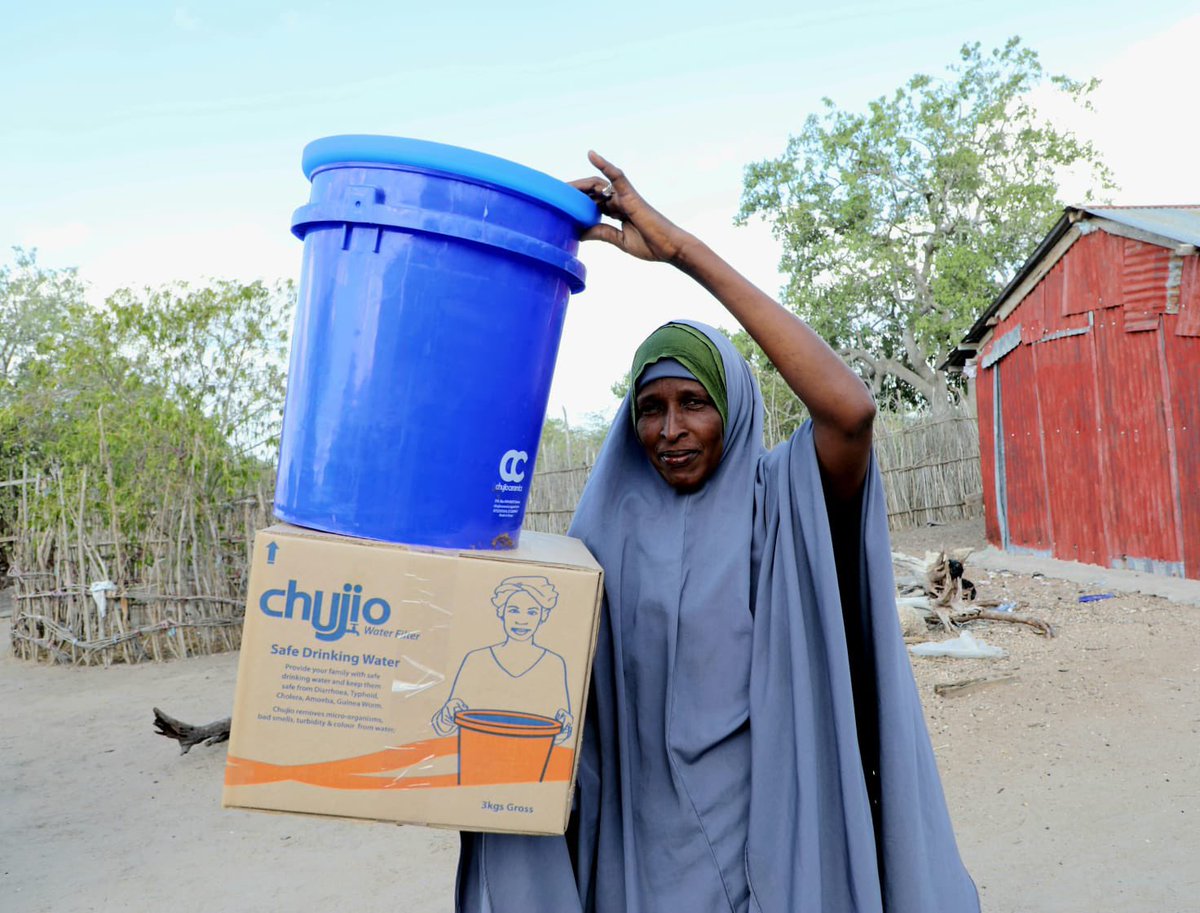 KenyaRedCross's tweet photo. .@KenyaRedCross in partnership with @ICRC_Nairobi, under the #EcoSec project, has distributed ceramic filters to 2000 targeted community members with 500 in Ijara, Garissa County, 600 in Mandera, 600 in Wajir and 300 in Lamu. https://t.co/nPvBaUJg6x