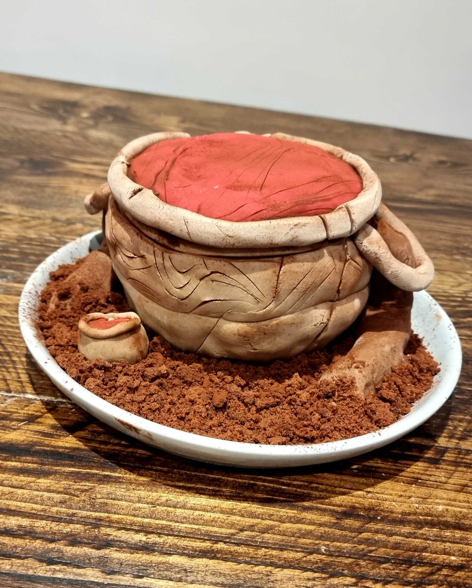 FirespriteGames's tweet image. This morning we hosted our annual virtual bake-off and studio fundraiser for @macmillancancer in support of the incredible work that they do.

Our sprites outdid themselves once again with a selection of tasty #gamedev themed creations! ☕ 🍰 😋