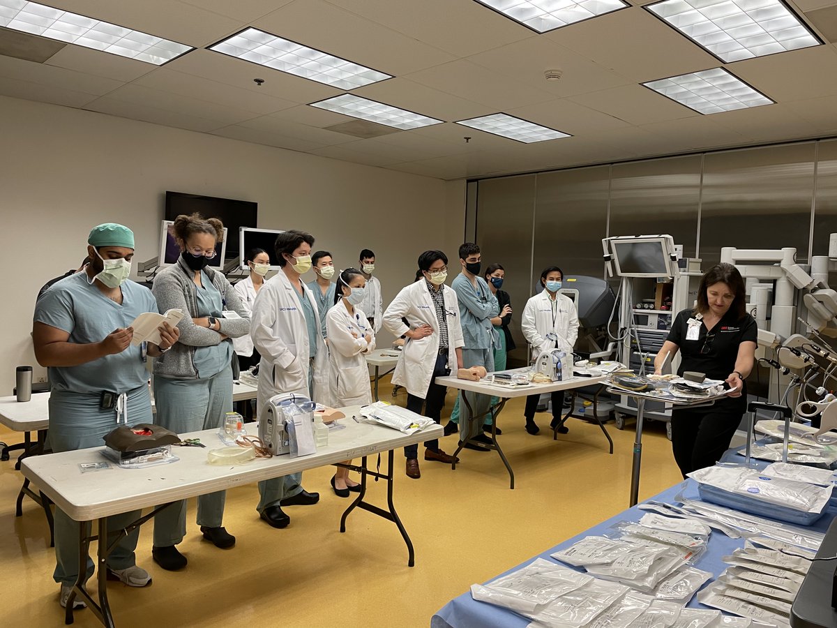 UCIrvineSurgery's tweet photo. Fantastic intern boot camp session learning about wound vacs and troubleshooting tubes and lines! #surgeryeducation #internbootcamp #medtwitter https://t.co/nRGA0LP1QC