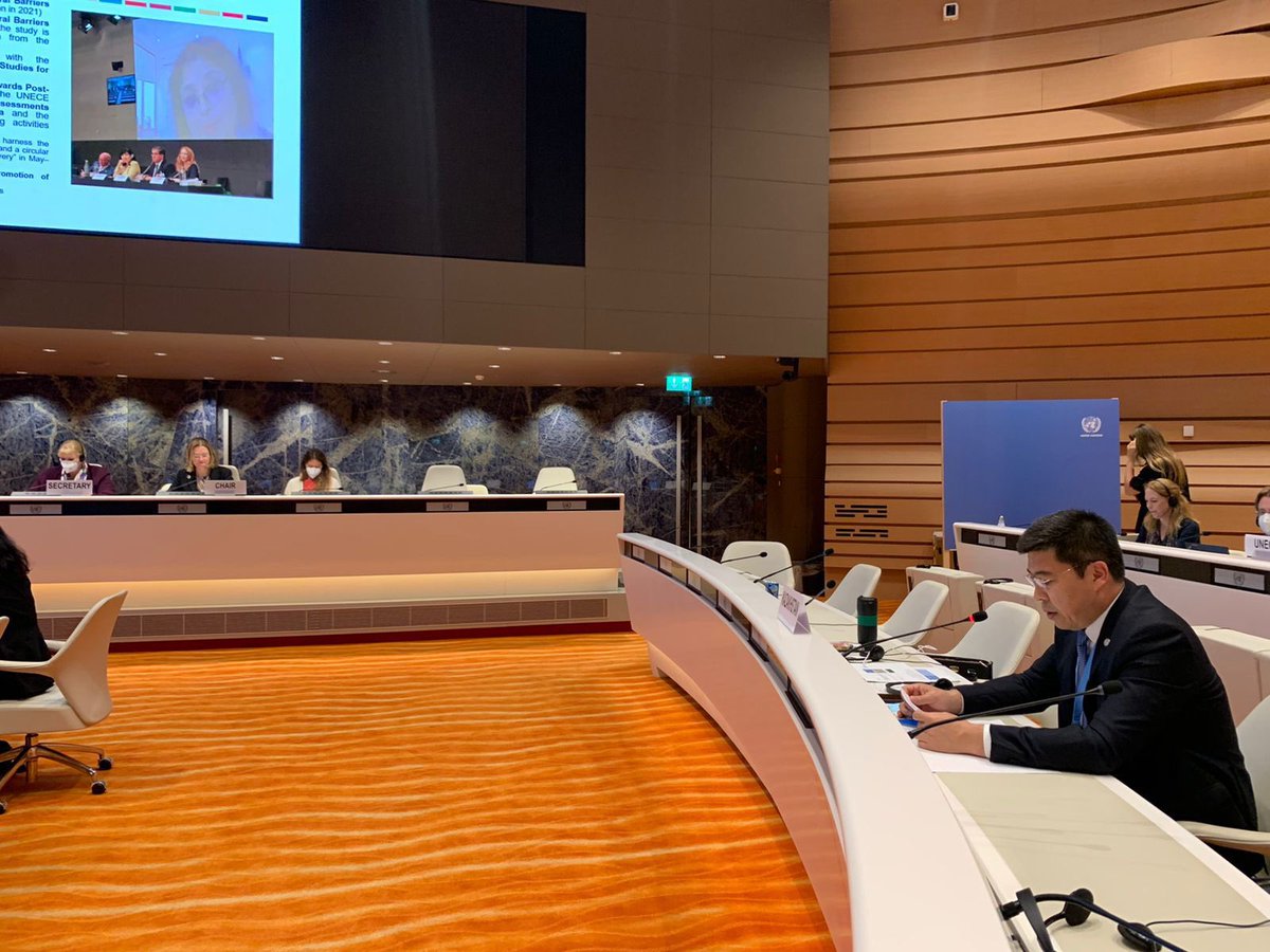 KazakhPM_UNOG's tweet image. On September 30, 2022 Permanent Representative @AlimbayevYerlan attended the 124th meeting of UNECE Executive Committee. In his statement as a Chair of the #SCTCS he presented achievements and activities of the UNECE Steering Committee on Trade Capacity&amp;amp; Standards for 2022-2023