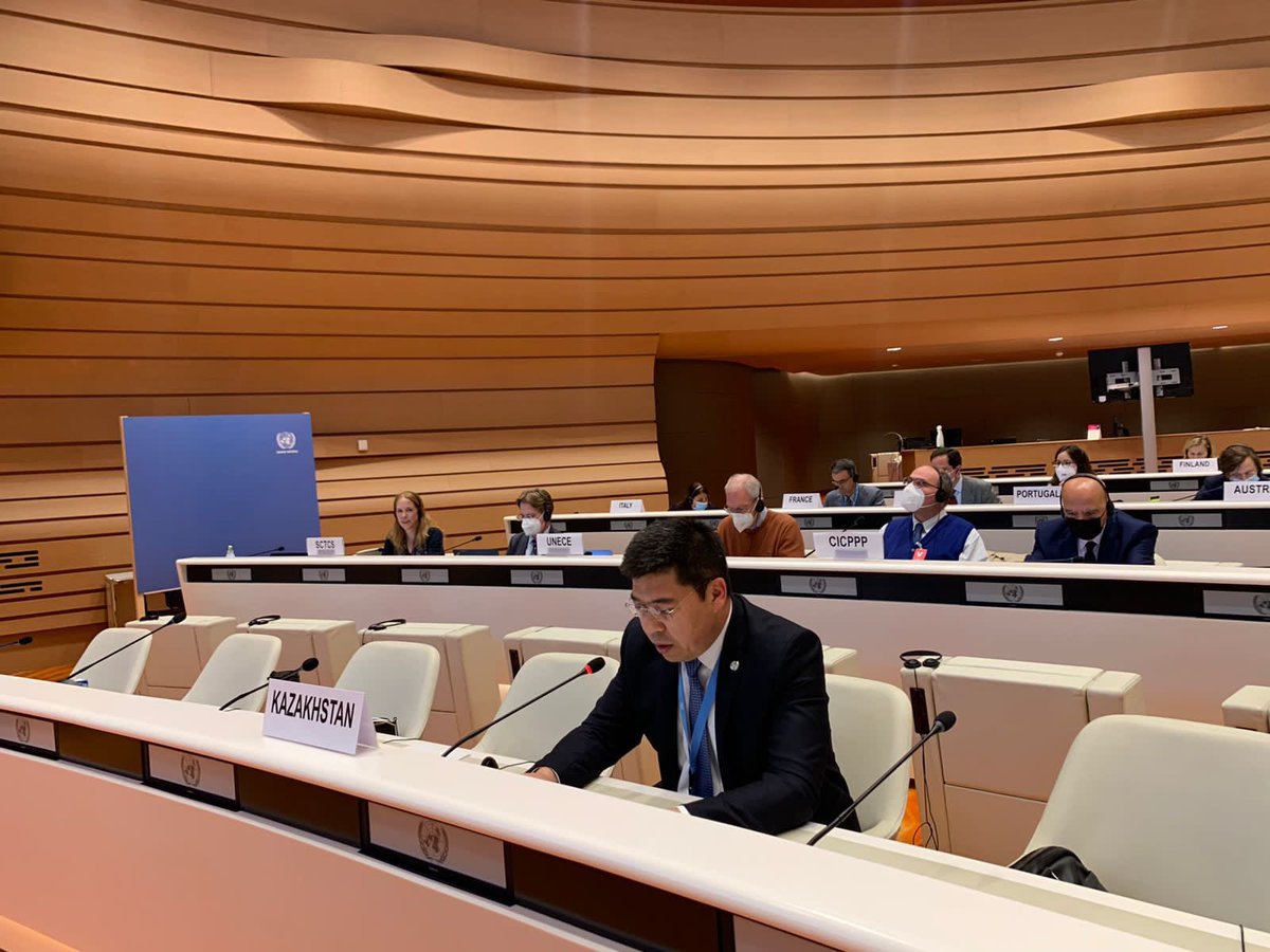 KazakhPM_UNOG's tweet image. On September 30, 2022 Permanent Representative @AlimbayevYerlan attended the 124th meeting of UNECE Executive Committee. In his statement as a Chair of the #SCTCS he presented achievements and activities of the UNECE Steering Committee on Trade Capacity&amp;amp; Standards for 2022-2023
