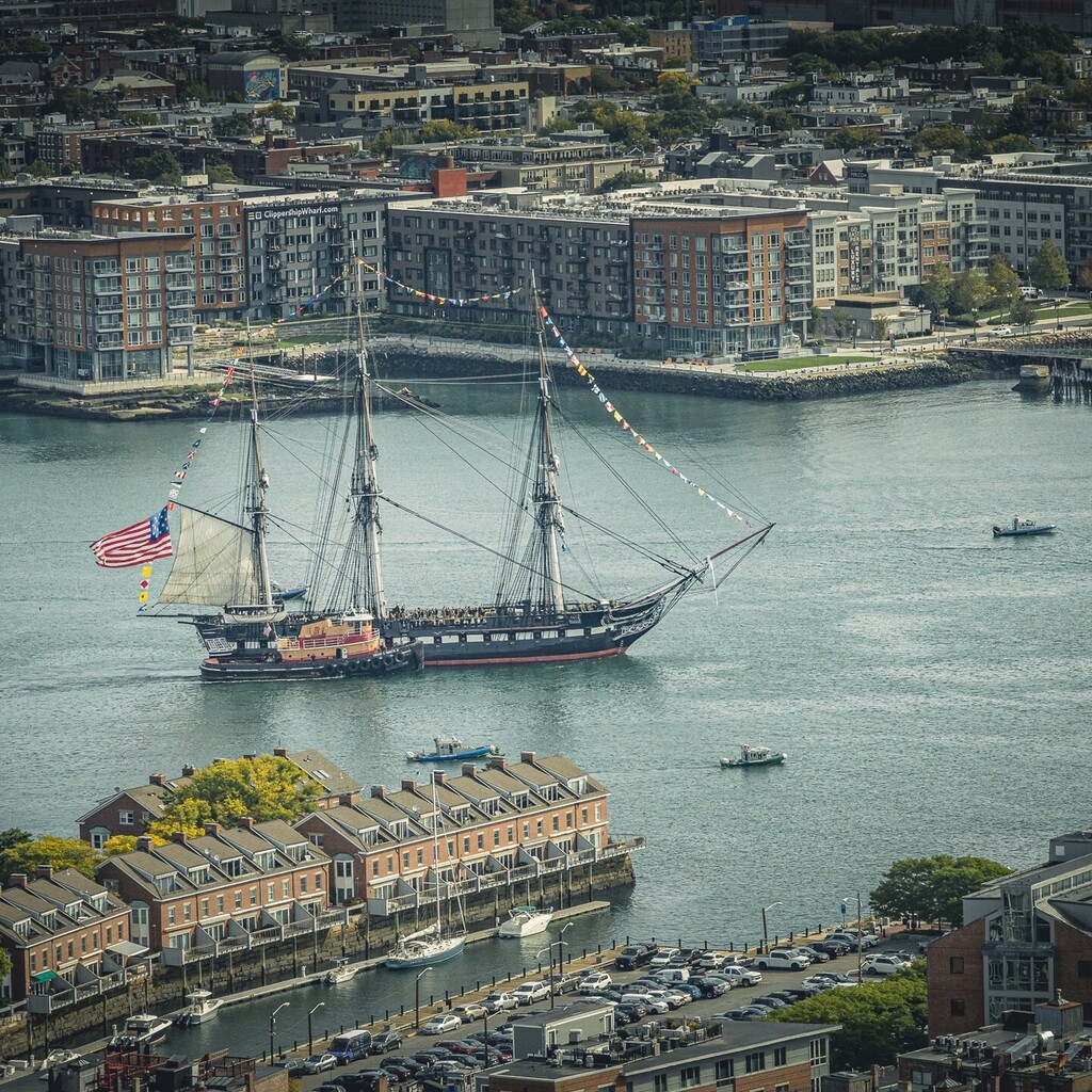 USS Constitution underway in Boston Harbor for 2022 Chief Heritage Weeks.
@uss_constitution #oldironsides #boston #bostonharbor #ussconstitution #igersboston #igboston #visitboston #bostonusa #followingboston #cityscapeboston #iheartboston #boston_igers … instagr.am/p/CjIzG-9OWnh/