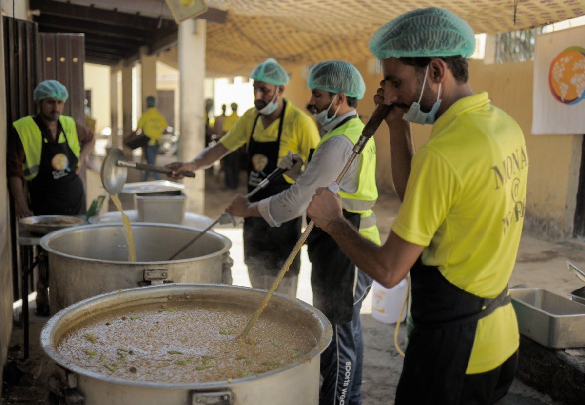 WCKitchen's tweet photo. Since opening our 2nd kitchen, WCK’s #ChefsForPakistan team has been cooking before sunrise to ensure we serve as many people as we can. Its ~100 degrees each day, but this team works with care &amp; compassion to provide a dignified meal service.

Read more: https://t.co/Tt6KPdCqVZ https://t.co/LYRJqOUZzF