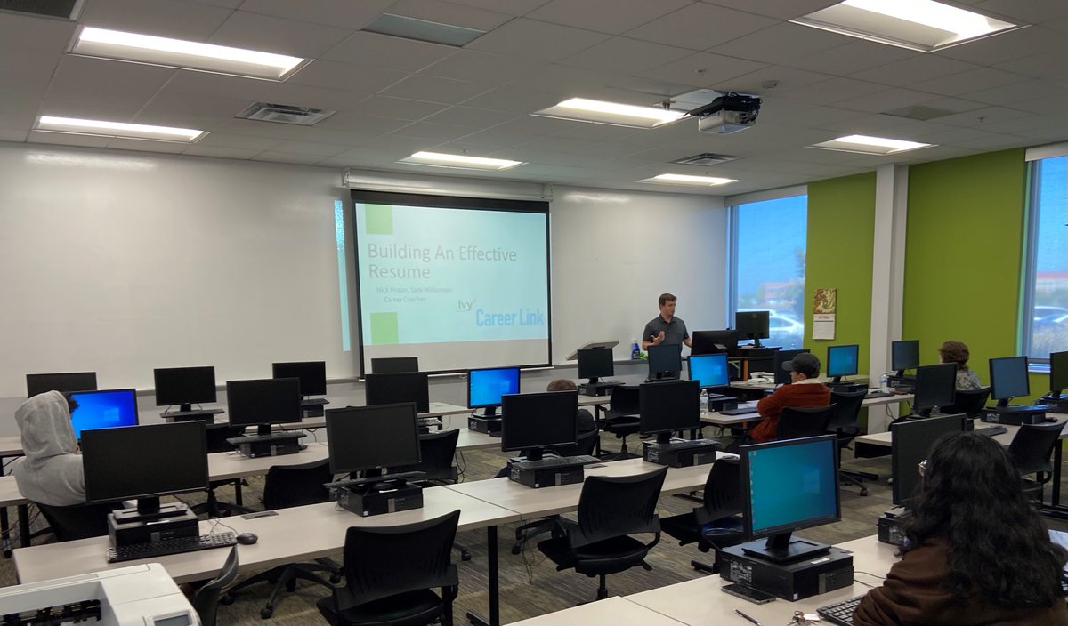 Students in the ASAP program worked on their resumes this morning with Nick Hogan, Ivy+ Career Link Career Coach! Thanks Nick for helping students on their future career paths!
#AdvantageShelbyCounty #ASAPShelbyCounty