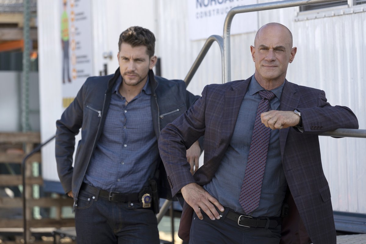 If Jamie is copying Stabler's pose here, do you think he's gonna try to copy his splits? #OrganizedCrime