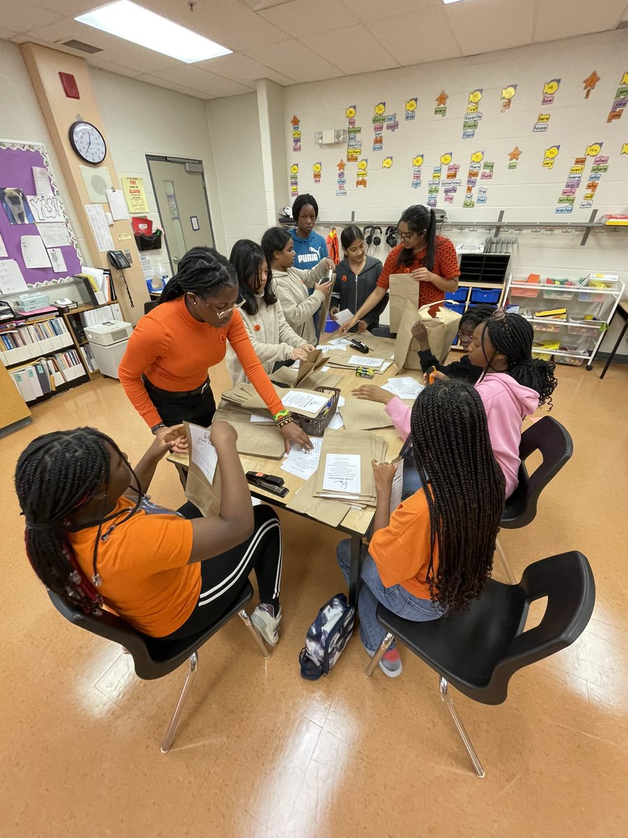 Ms.Celante tweet media