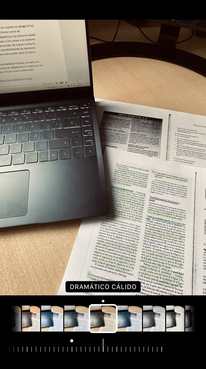 Terminando la semana de entrenos y empezando el finde semana, aprovechando para ponerme al día con cositas de universidad🙃✌🏻