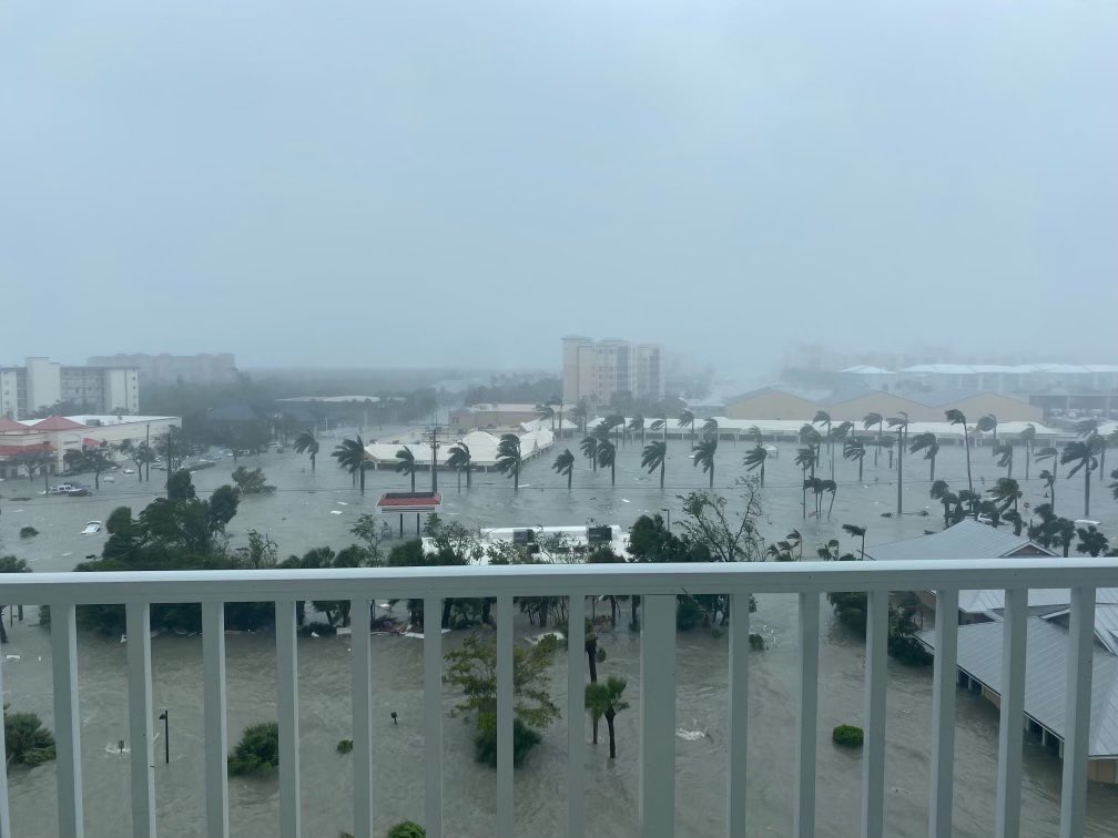 jnd1994's tweet photo. Pictures from right outside our condo and our street/neighborhood 😭😭 #fortmyersbeach #hurricaneian https://t.co/jFugCkMZqf