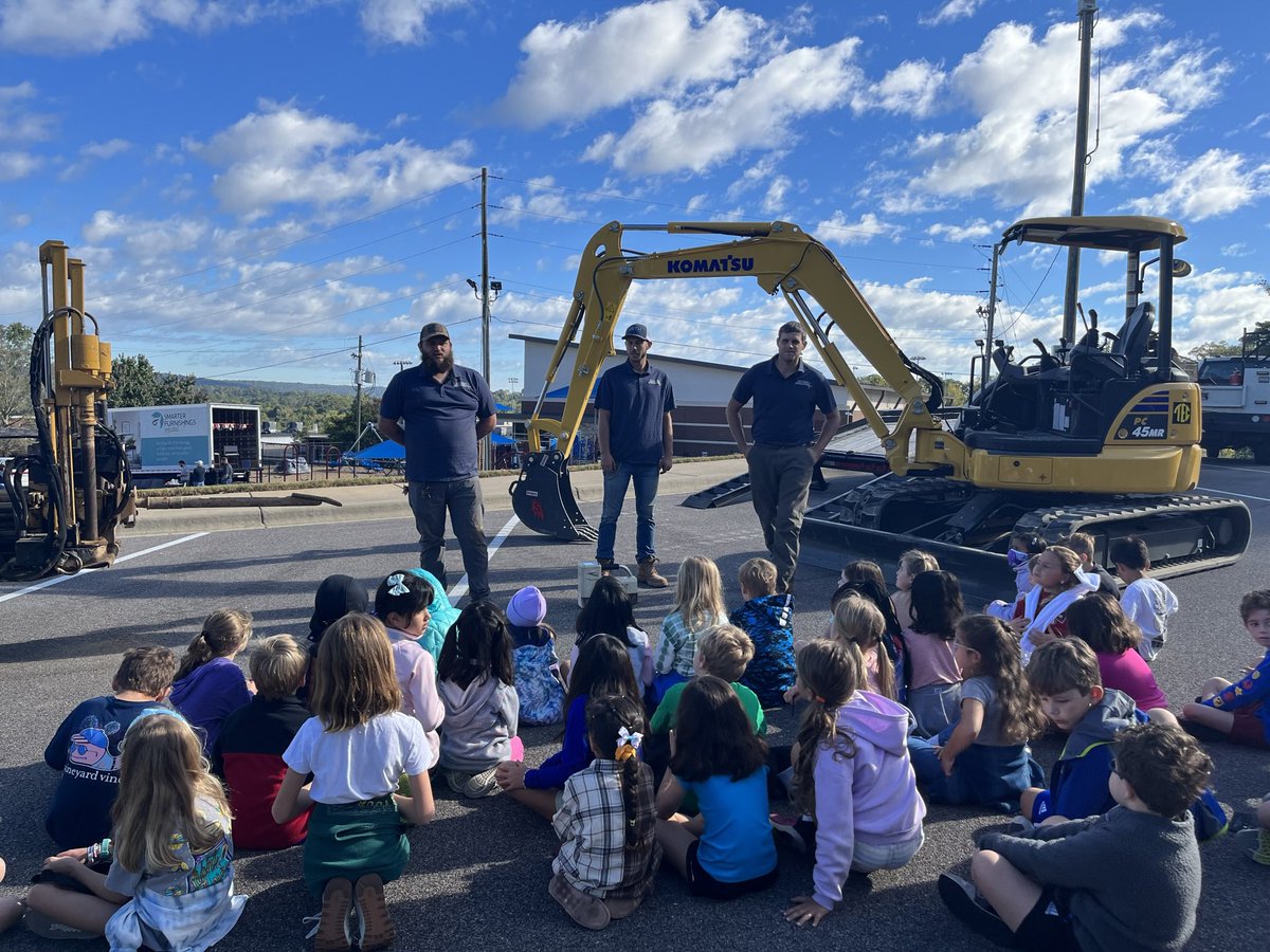 Careers on Wheels Day is Happening at Cahaba Heights!!! Thanks so much to our community partners for pouring into our students!