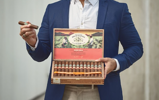 joyacigars's tweet photo. This is “The Thread To Glory, ‘cause every step in the way takes you to one moment. Come and follow it with us… 🔥

#JDN #JoyaDeNicaragua #Joya #Cigars #Glory #CigarLover #CigarSociety #CigarLife https://t.co/r6wYO4RJE0