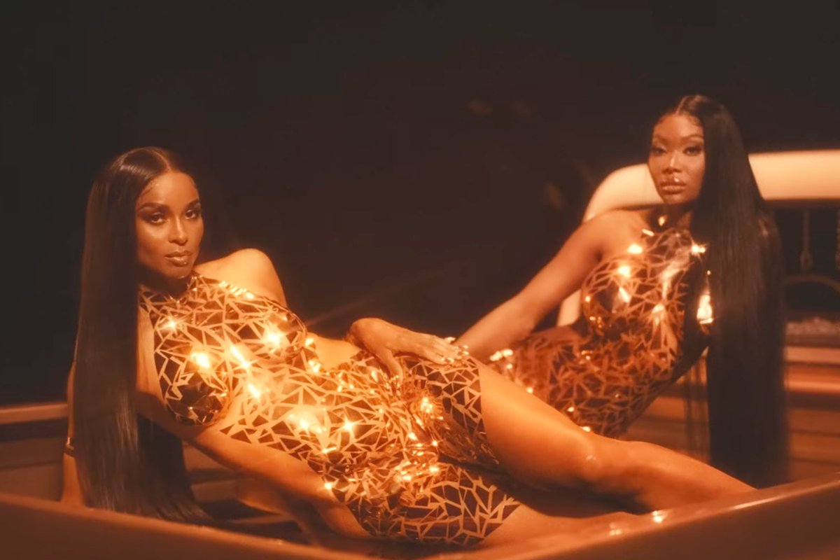 RapUp's tweet photo. Ciara and Summer Walker team up in their new video for "Better Thangs" 💚🧡 https://t.co/wNVGo3pSB1 https://t.co/GS2pfjJSXf