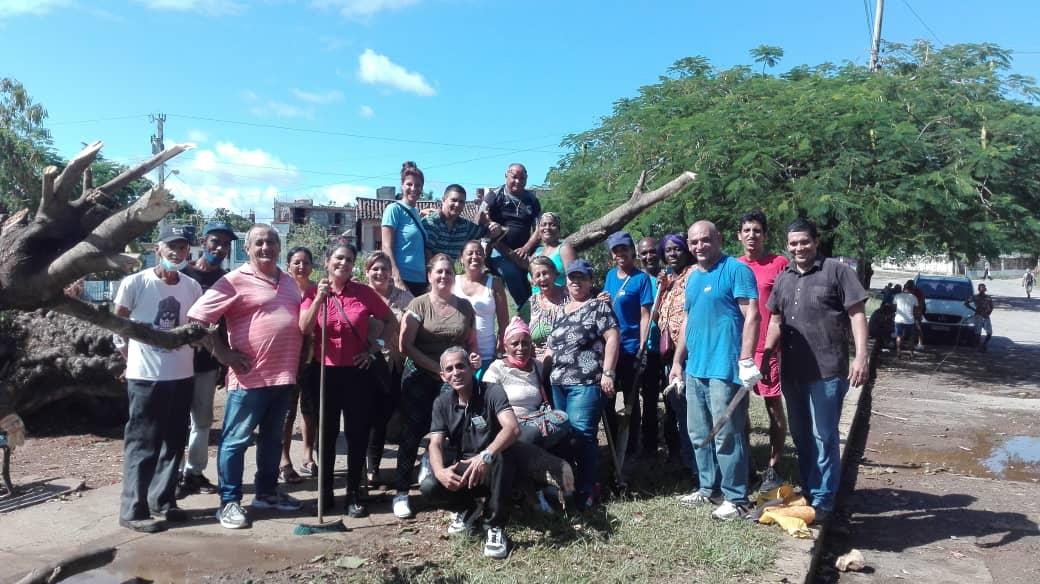 pavon_carbonell's tweet photo. En fase de recuperación, nuestra familia GEIQ dice ¡Presentes! con la prontitud que la comunidad Puentes Grandes da el paso al frente, luego de los daños sufridos por el Huracán #Ian
#CubaEnRecuperación 
@geiq_oc con #QuímicaParaLaVida 
¡Adelante!
#IndustriasCuba
🇨🇺🇨🇺🇨🇺🇨🇺🇨🇺🇨🇺 https://t.co/Bk9sh5xoef