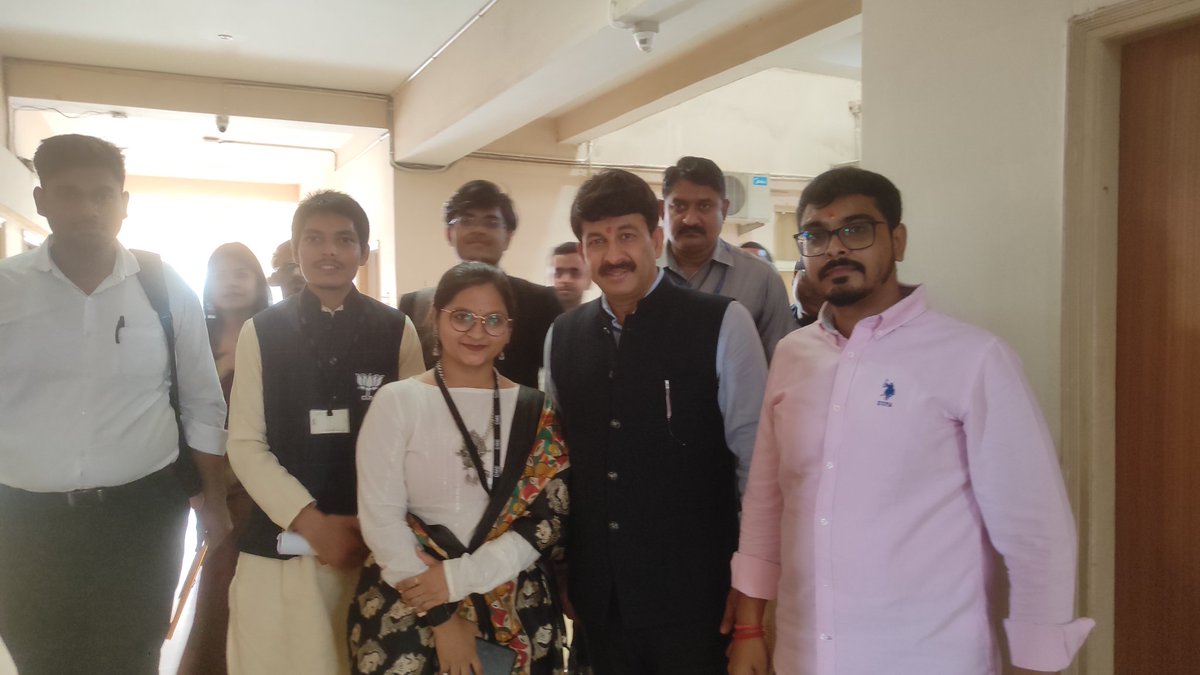 ShreGaurav's tweet photo. @ManojTiwariOffc https://t.co/5TTa89emdD