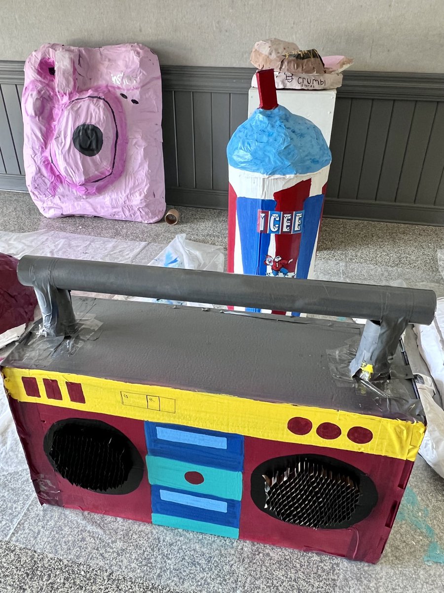 Russconnell's tweet photo. Fun pop art sculptures made by students in Beginning 3D Art! ⁦@donohoschool⁩ #engagemypassion https://t.co/arjmQUeUjQ