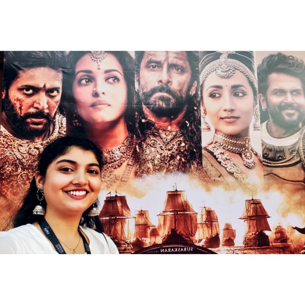#ManiRatnam Sir's #PonniyinSelvan1 has finally arrived & I can't wait to catch the film in Cinemas! Happy to see years of hardwork & patience get worldwide recognition. 😍🔥🍿 How did you guys like the film? . . . #Kalki #PS1 #FridayVibes #PerkyParas #ParasRiyaz #VJParasRiyaz