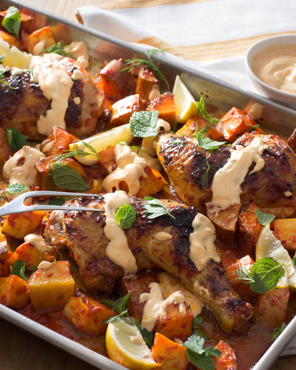 Just a few ingredients cooks up this flavorful #sheetpan #chicken #dinner, where the earthy spice of harissa is complemented by fresh California extra virgin #oliveoil, tangy #yogurt, &amp; bright #herbs. #Recipe: casweetpotatoes.com/recipe/2018/1/… #casweetpotatoes #sweetpotato #yams