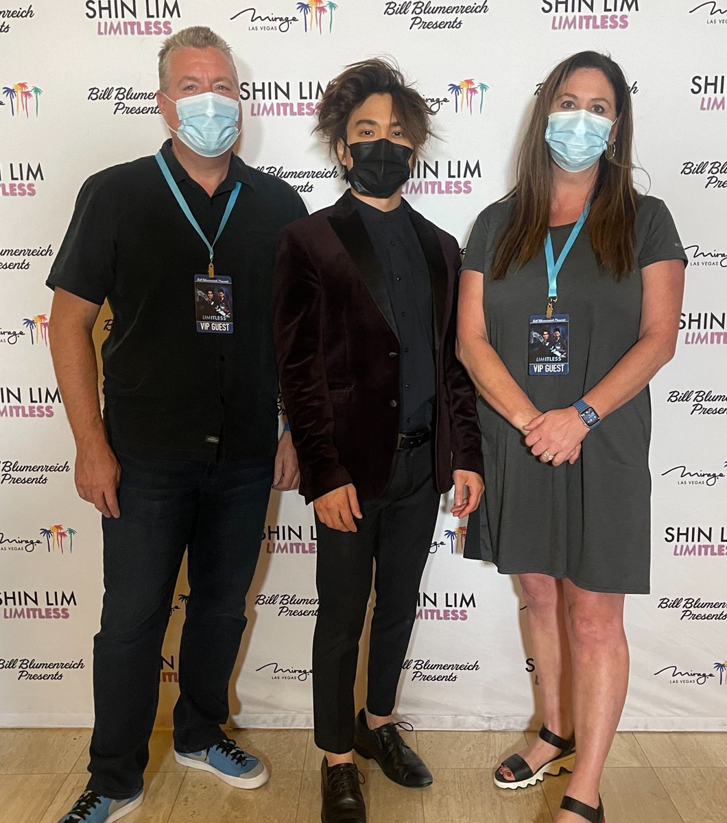 MobilityHDesk's tweet photo. Mobility Help Desk team out for some fun last night during the Mobile World Congress! Go check out @ShinLimMagic and @Colin_Cloud!

#realtime #linshim #colincloud #magicshow #limitless #lasvegasconventioncenter #consumer #mobility #IoT #EMM #managedservices #LTE #5G https://t.co/h9uykGqcFE