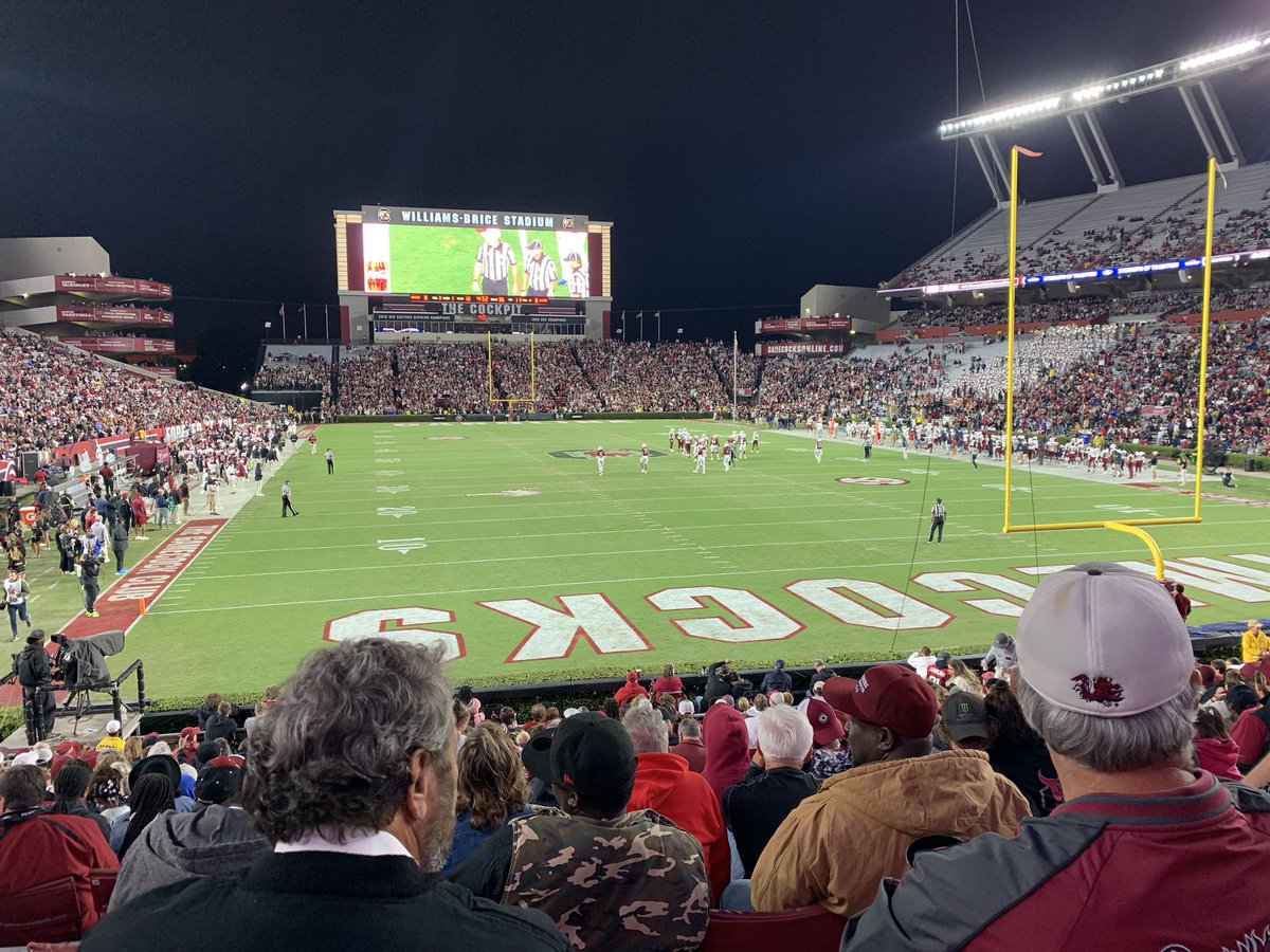 MattRHarris's tweet photo. A terrific time w/ friend & colleague Jerry Freiler taking in @GamecockFB versus Wolfpack (SC State) tilt before Hurricane Ian came ashore.
#expagents #realtors #gregsissonteam #collegefootball #gamecocks #seccountry #sportsfans #thursdaynightfootball #football #goodtimes https://t.co/pMMx08EMRh