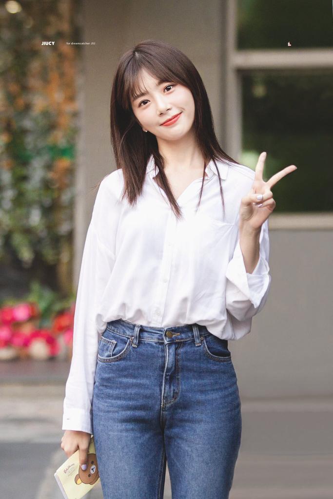 jeritanpuan's tweet photo. ㅤ
ㅤ
        Ravelyn Rayadinata
        Finance
      ───────────────
    ㅤPLOT CREADIOX SEPTEMBER
ㅤ
ㅤ https://t.co/LqalzvxHTs