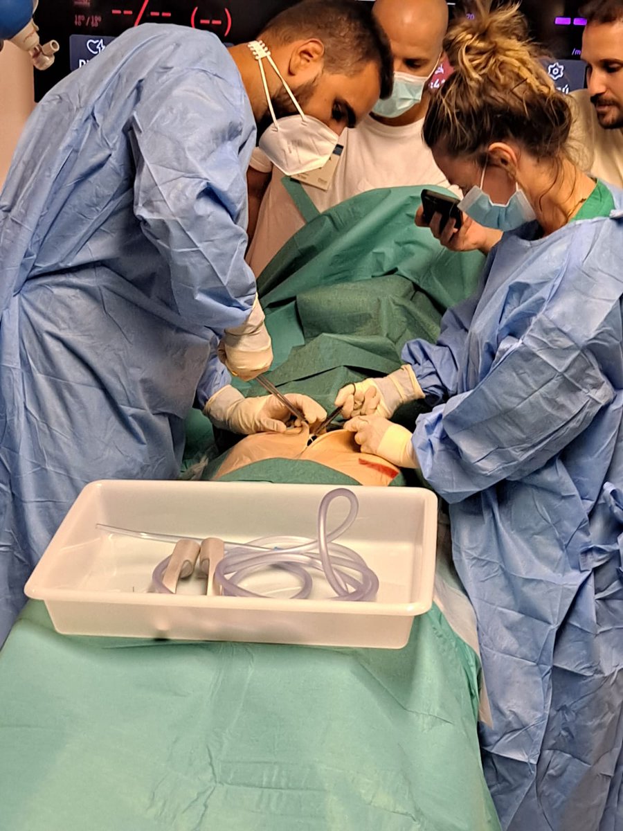 socamicyuc's tweet photo. El Hospital Universitario de Canarias (Tenerife) ha acogido el primer curso CALS que se imparte en Canarias 🇮🇨 Los alumnos pudieron entrenar técnicas de Soporte Vital Avanzado en Cirugía Cardiaca #socamicyuc #pnrcp #plannacionalrcp #semicyuc #svacals #cursocals #soportevital https://t.co/vCKIjjIIFE
