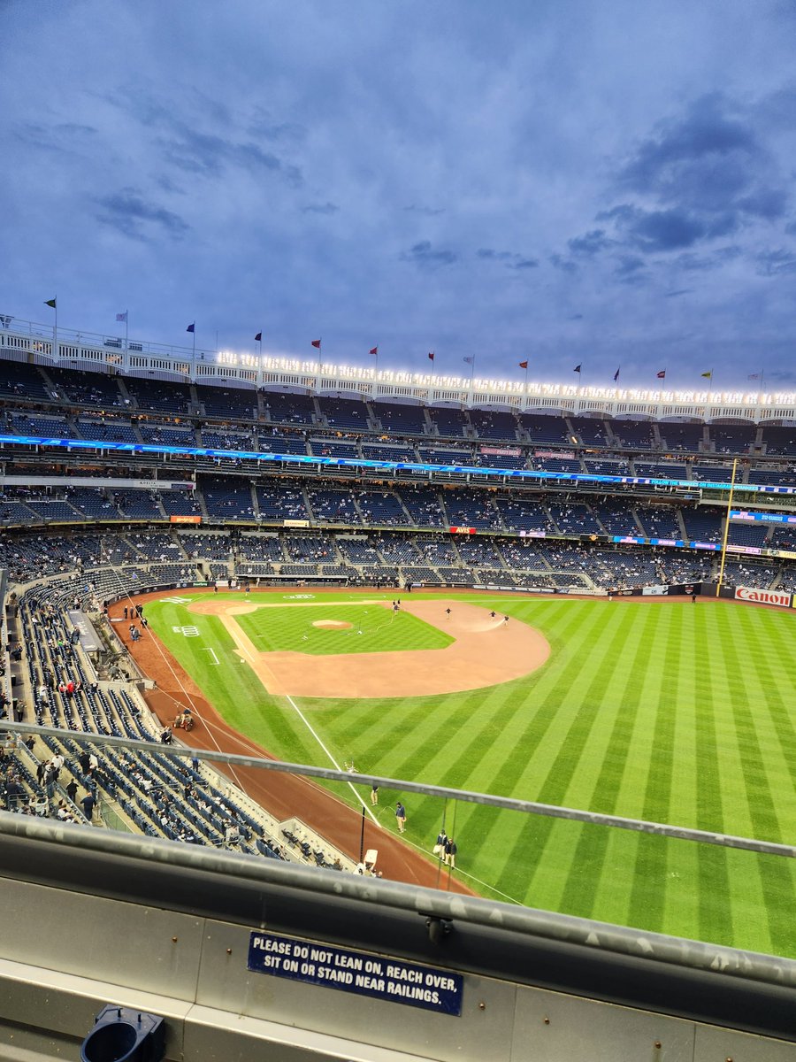 nyyankeechick's tweet photo. Won't catch it, but maybe here to see # 62! #RepBX #LetsGoYankees #LetsGoJudge https://t.co/so5ED8iz1J