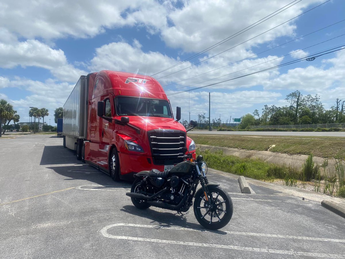 PaperTransport's tweet photo. "Home for the weekend took a ride and checked on my tractor. The trainee I have helped me with some photoshop" says Michael Smith, Driver Trainer.
Thank you Michael for sharing! Nothing like two amazing rides in 1 shot. 📸
#trucking #drivertrainer #whatdrivesyou https://t.co/1UmpIZNNeb