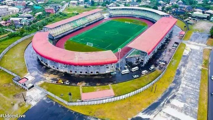 AkwaIbomEstates's tweet photo. Today, Akwa Ibom launched her latest sporting investment, a soccer stadium in Coastal Oil city of Eket. There was music, fanfare, accolades and an exhibition march.
This is the state of infrastructure ✌️👍
#AkwaIbomState #StateOfProjects #MoveToAkwaIbom https://t.co/Aay1wYBcTM