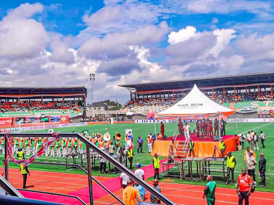 AkwaIbomEstates's tweet photo. Today, Akwa Ibom launched her latest sporting investment, a soccer stadium in Coastal Oil city of Eket. There was music, fanfare, accolades and an exhibition march.
This is the state of infrastructure ✌️👍
#AkwaIbomState #StateOfProjects #MoveToAkwaIbom https://t.co/Aay1wYBcTM